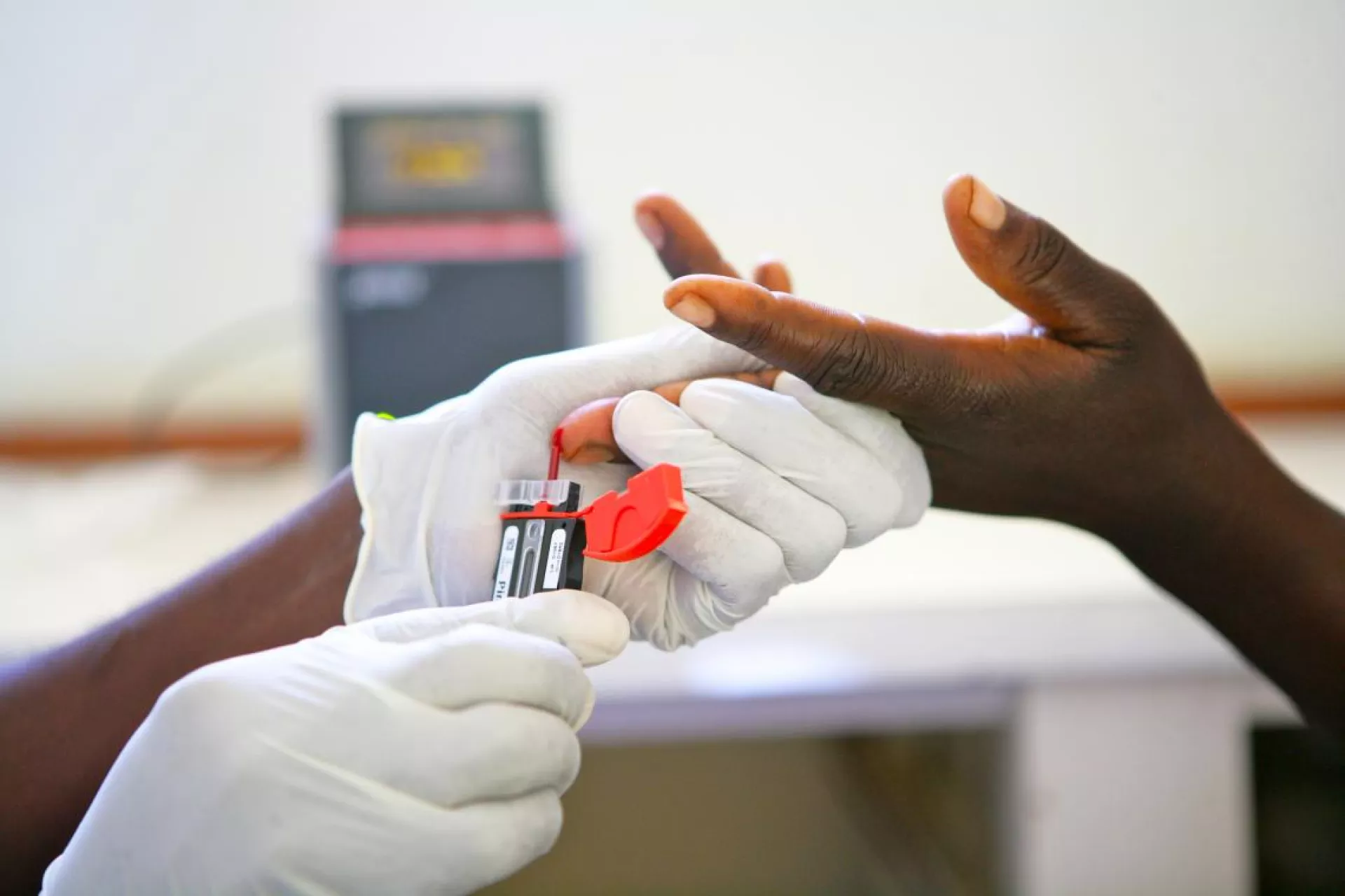 Experimental HIV/ Aids jab hits Zimbabwe