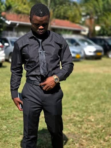  WICKNEL CHIVHAYO  GIFTS COMEDIAN FRETS DONZVO 2026 TOYOTA FORTUNER, US$10,000 CASH