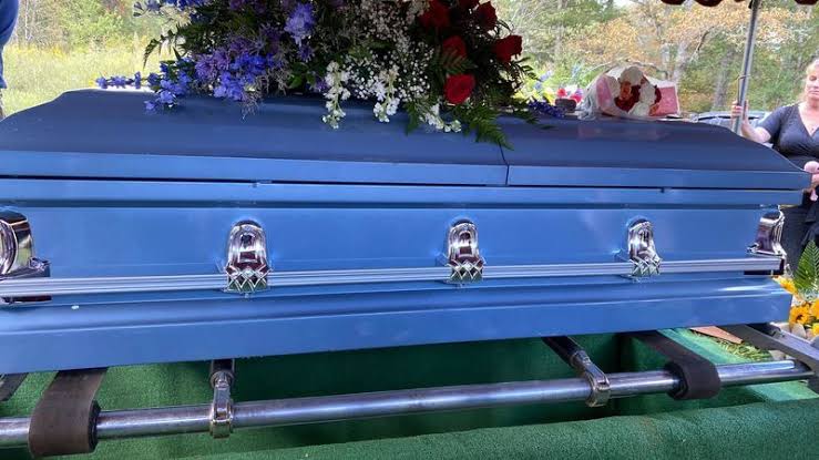 Grieving father loses coffin money to robber