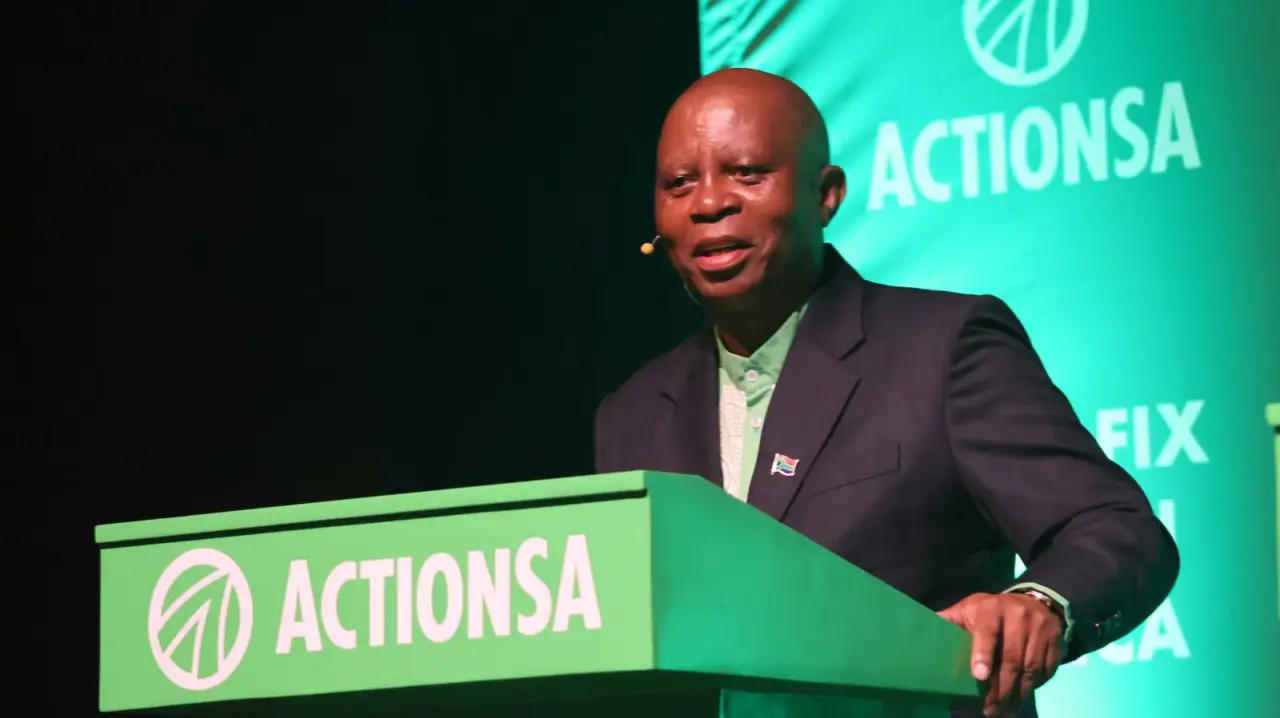  Chin’ono Slams Mashaba Over Samora Machel Remarks
